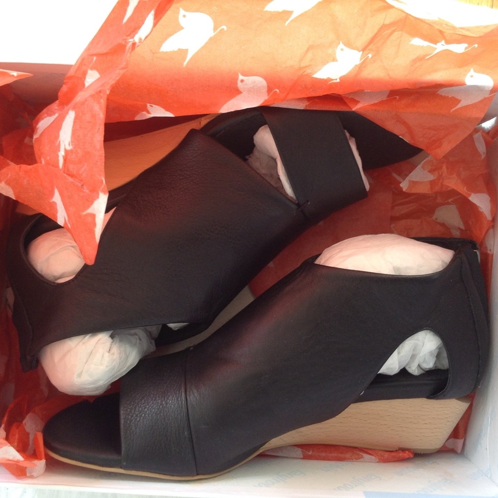 Vtg NIB Anthropologie Faryl Robin Dalia Black Leather Wedge Sandals Women’s 8.5